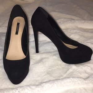 Forever 21 black suede 4.5inch heels. size 6.5